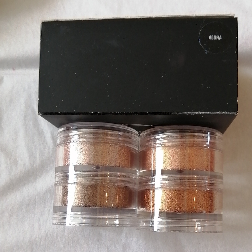 Shimmering Loose Powder Set